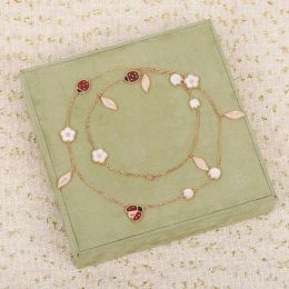 Lyxkvalitet hänge halsband med blommabladform för kvinnor och mamma bröllop smycken present har låda PS4848
