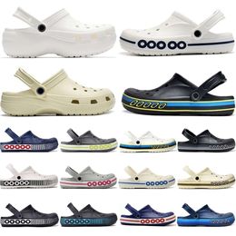 2024 Designer Sandals Women Mens Classic Holes Flat Heels sandale Rubber Summer Beach Shoes Clogs Mules Slides Female Sliders Luxury Slippers claquette