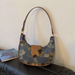 Original High Quality AVA Triumph Presbyopic Shoulder Denim Underarm Bag Designer Celiene Bag Crescent Bag Single Shoulder Bag New Shaped Handbag Crossbody Bag