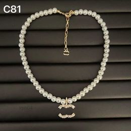 Womens Pendant Necklace Designer العلامة التجارية Love Gold Classic Gift Pearl New Autumn Vintage Design Gifts Jewelry Te4x