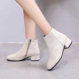 Boots Womens Winter 2024 New Suede Dress Warm Fashion Middle Heel Wool Ankle H240516