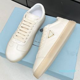 15A 2024 Designer Solid Color Couple Casual Sports Shoes Coated Enamel Triangle Metal Shoe Minimalist Style Personality Vintage Flat Board