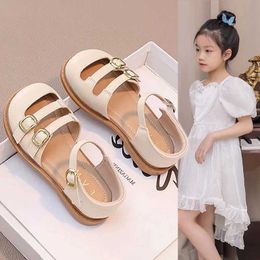 Sandals New 2024 Summer Sandals Girls Soft Non-slip Princess Shoes Kids Leather Cuts-out Children Closed Toe Soft Fashion Toddler Shoes Y240515