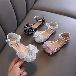 Baby Girls Princess paljetter Pearl Bow Kids Sandaler Non-Slip Children Party Wedding Elegant Performance Shoes F06144 L2405 L2405