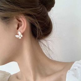 Dynamic and elegant earrings vaned Earrings Students Fresh White Fritillaria Butterfly Female Crowd Design Super Immortal Fashionable with original logo box