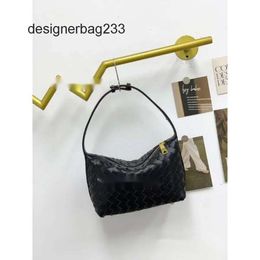 Purse Bags Simple Shoulder Woven Bottgas Lady Bag Classic Venetas Womens Single New Fashion 2024 Casual Lunch Box Handheld Wallace Underarm Totes 86VU