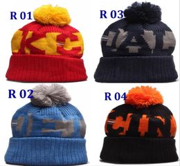 Football Sideline On Field Pom Beanies Round Patch Premium Winter Soft Thick Beanie Teams Cuffed Hat Winter Knit Caps6516404