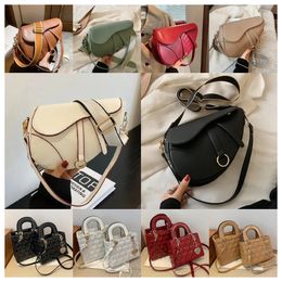 New Luxury Designer Saddle Handbag Shoulder Bags Crossbody Top Quality Fashion Women Leather Bag Classic Clutch Totes Wallets Ladies Purse Handbag