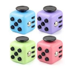 Decompression Toy Solid Coloured Fidget decompression dice relieve stress autism anxiety and stress in adults and children Finger tips for decompression and stress