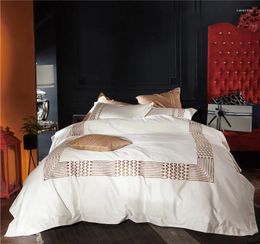 Bedding Sets White Luxury European Golden Royal Embroidery 100S Egyptian Cotton Set Duvet Cover Bed Sheet Linen Pillowcase 4/6pcs