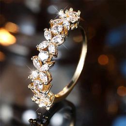 Wedding Rings Charm Plant Star Flower Ring Womens Antique Gold Silver White Zircon Stacked Engagement Party Jewelry Q240514