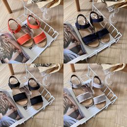 Designer sandals Slifori di lusso Scarpe di sandalo da donna Slide Donne Sluodi triplo nero arancione grigio blu scuro Ladies in pelle Sneaker Sneaker Sliders 35-41