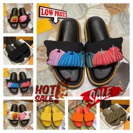 2024 New slippers Pool sandal Pillow slides sunny luxury Designer shoe high quality fashion summer beach slipper mens womens flat shoes couples Mule gift