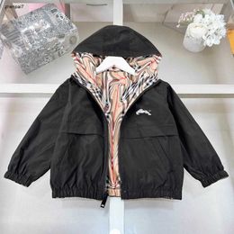 Top baby jackets Double sided use child Sunscreen clothing Size 100-160 kids Hooded coat Logo printing boys girls Outerwear 24Feb20
