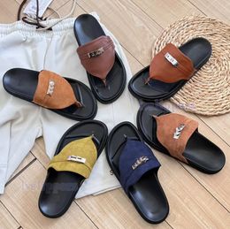 Flip flop designer slippers leather sandals Women slippers summer outdoor leisure vacation slippers beach slippers flat shoes black