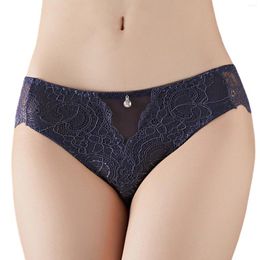 Women's Panties Sexual Lingerie Woman Low Waisted Lace Embrodiery With Diamond Fashion Nightwear Intimate Underpants Daily Fit Thongs