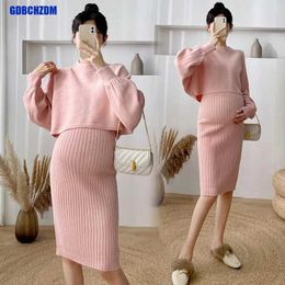 Maternity Dresses 2023 Maternity 2 Piece Set Autumn Winter Women Sleeveless Maternity Dress Long Sleeve Crop Top Sweater Knitted Pregnant Suit Y240516