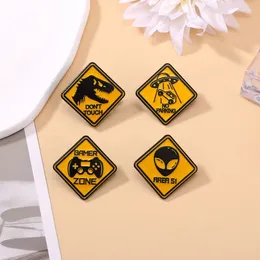 Brooches Creative Yellow Sign Enamel Brooch Cartoon Dinosaur Alien UFO Game Console Badge Lapel Pin Backpack Clothing Hat Accessories