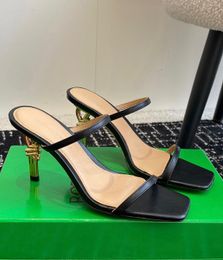 New Italy Brand Veneta Mule Knot Sandal Mule Designer Womens Sandal Shoes Gold Finished Metal Heels Ankle Strap Lady Elegant Walking White Black High Heel Shoe Box