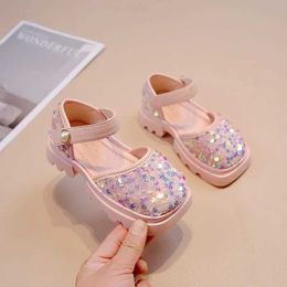 Sandals Shiny Girls Sandals Little Fashion Sequins 2024 New Princess Flats Diamond Rhinestone Student Shoes Y240515