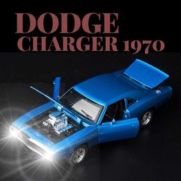 Diecast Model Cars 1 32 Dodge Charger 1970 Diecast Back Muscle Car Model Repilca with Light Tone Alloy Mini Childrens Boy Christmas Gift Toy WX