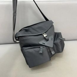 Дизайнерская сумка на плечах роскошные холст Cross Camera Camera Camera Camera Men Messenger Bag Классическая кросс -корпус для женщин переворачивает водонепроницаемая парашютная ткань PRPU PRPU