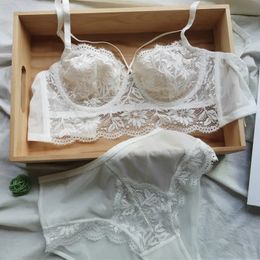 Sexy ultra-thin transparent floral lace bra and high waisted underwear set with push ups for womens French underwear 240430