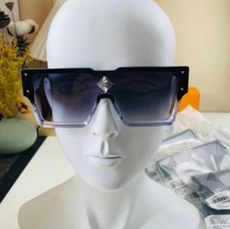Designer CYCLONE SUNGLASSES Z1547 transparent lens at the bottom matches gradient color of frame Four crystals flowers glitter dec1252099