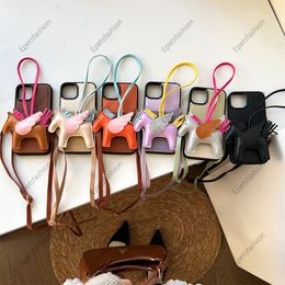 Cute Pegasus Doll Decoration Litchi Pattern Leather Crossbody iPhone Case for Apple 15 Promax 11 12 13 14 Pro Max Luxury Designer Show Fall Protection Case 067