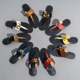 Дизайнерские тапочки знаменитые дизайнерские женщины скользят классические шлепанцы сандалии кожа с двойным металлическим черным белым коричневым летним пляжными тапочками размером 35-42