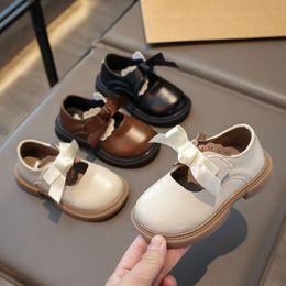 Barnlägenheter barn prinsessa våren ljusa färger flickor Mary Jane Bow Baby Toddler Girl Shiny Leather Shoes L2405 L2405