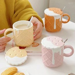 Mugs 420ml Cute Biscuit Pattern Ceramic Coffee Mug With Lid And Spoon For Cold Drink Lovers Gift Birthday Home Decor
