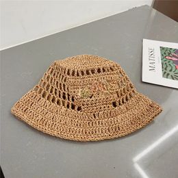 All-match Hats Designer Brim Wide Straw Caps Hand Woven Embroidered Letters Women Summer Beach Strawhat Suitable for Travel Bonnets Raffia Bucket Hats