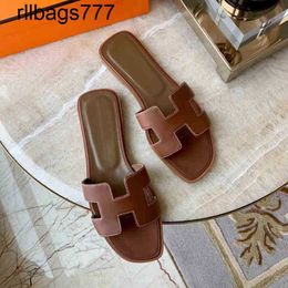 Original Luxury Designer Slipper Oran Slides H-drag Net Red Women Wear Sandals Outside in Spring and Summer Fashionable Travel Beach One Word Korean