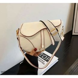 Classic Saddle Shoulder Bags Designer Bag Hardware Buckle High Quality Top quality leather material Summer classic style