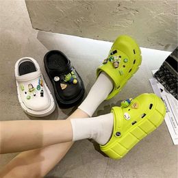 Clog Fashion Shoes Outdoor 828 Charms Women Slippers Thick Sole High Quality Cross Summer Sandals for Girls 230807 b 162 d 51ec
