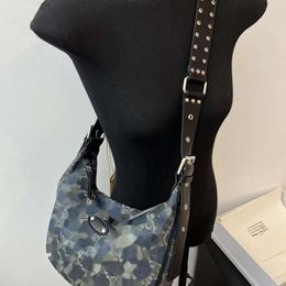 Classic Celini Quality Triumph Shoulder Bag Punk Style Denim Crossbody Bag Wide Shoulder Strap Rivet Bag Personalized Bag Stray Bag Half Moon Bag