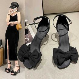 Slippers Hot Square Toe Wedding Pumps Butterfly-knot Peep Toe Womens Shoes Luxury Brands Designer Sandals Thin Heels Comfortable Sandals Q240515