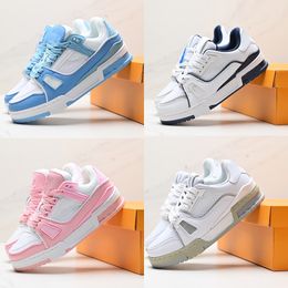 2024 Designer Männer Logo geprägter Trainer Sneaker Casual Schuhe für Frauen Low echte Leder -Sneaker Luxurys Overtate Plattform Outdoor Schuhe Rose rosa