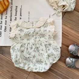 Rompers New addition Cute floral pleated flying suit suitable for newborn baby girls 98% pure cotton gift hat childrens baby princess piece 0-24ML2405L2405