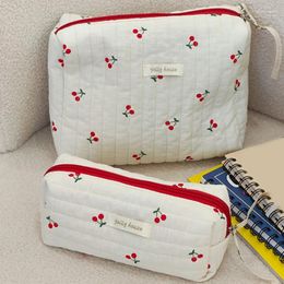 Storage Bags Quilted Cotton Ladies Travel Bag Retro Women's Cherry Embroidered Pattern Diaper Cute Design Girls Makeup