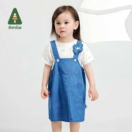 Conjuntos de roupas Amila Meninas Conjunto 2024 Verão Nova camiseta branca 3D Decoração floral Suspenders de jeans mole de 2 peças Conjunto de 2 peças 0-6yl240502