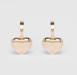 Women Fashion Designer Gold Stud Earrings Heart Design Luxury Studs Top Quality Gold Colour Simple Style Brass Engagement Earring