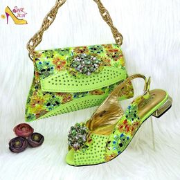 Dress Shoes 2024 Lemon Colour African Fashion Stitching Design Mature Women's Bag With 3 Cm Low Heel Comfortable