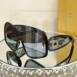 Loeweve Sunglasses Designer Sunglasses For Women Luxury Popular Letter Lowew Bag Sunglasses Women Eyeglasses Fashion Metal Sun Glasses With Box 17Color 598