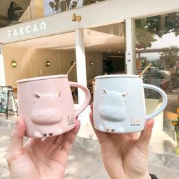 Mugs 3D Embossed Cartoon Animal Cute Cow Tracing Gold Ceramic Cup With Lid Spoon Office Creative Simple Coffee Mug Breakfast