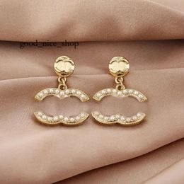 Chanells Sneaker Brand Earrings Designer Letter Ear Stud Women Crystal Pearl Geometric Earring for Wedding Party Jewerlry Accessories ER0008 8475