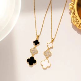2024 Designer Jewellery Black and White Four-leaf Clover Necklace Female Clavicle Chain Light Pendant Fashion Gold Necklace Classic Girls for Gifts