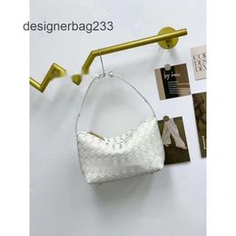 Purse Bags Simple Shoulder Woven Bottgas Lady Bag Classic Venetas Womens Single New Fashion 2024 Casual Lunch Box Handheld Wallace Underarm Totes I5SM