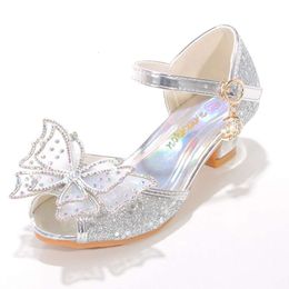 Aschenputtel Schuhe für Mädchen Ferse Kinder Prinzessin Kleiderparty Leder Keile Kinder Schmetterling Schlupf auf Hochzeit Ballerina Flats L2405 L2405